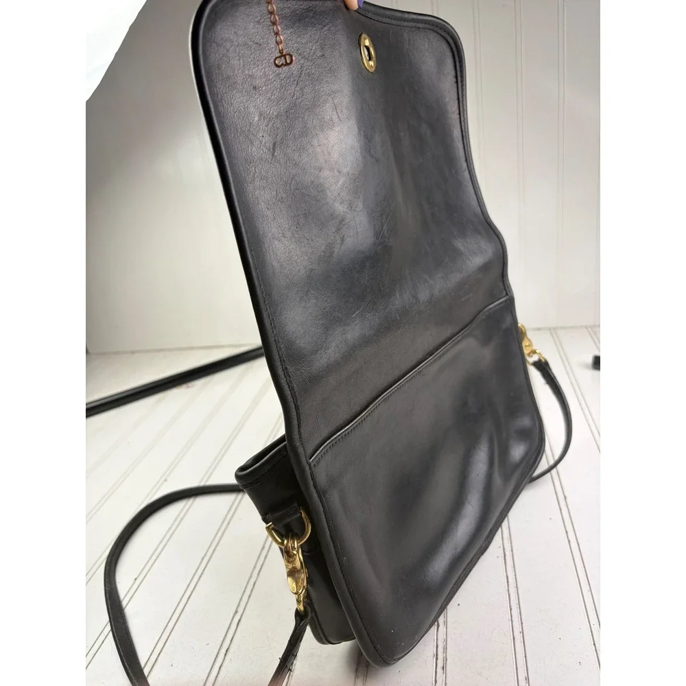 Coach Vintage Y2K Convertible Clutch Leather Turnlock Crossbody Bag Purse